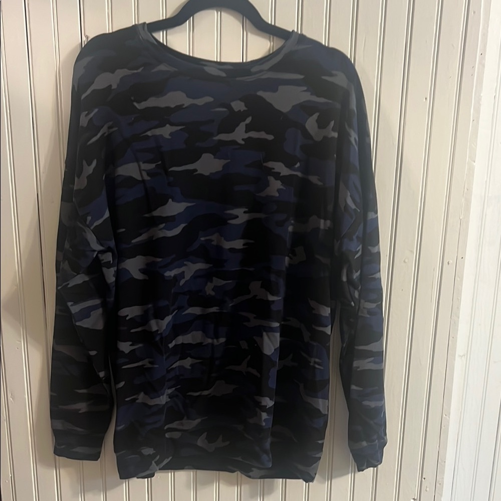 Athleta Blue and Black Camouflage Top